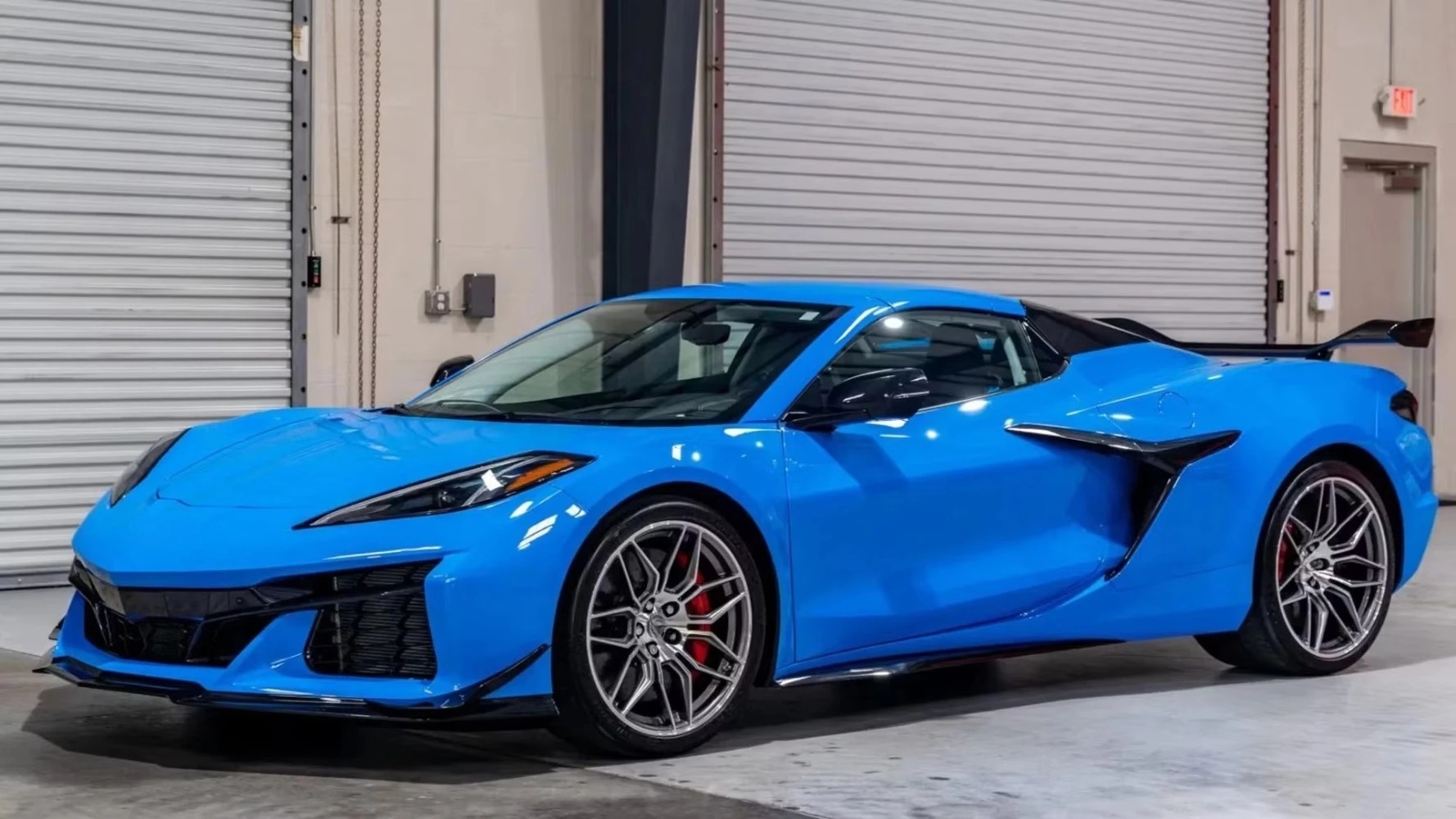 High Quality Fast Delivery Carbon Fiber Side Skirts for Corvette C8 2020-2025